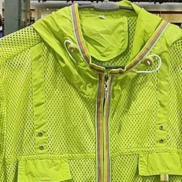 Beautiful Unisex Neon Windcheater Condition 9:10 - Picture 5 of 12